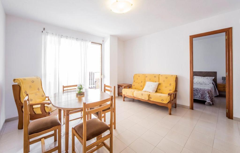 Stunning Apartment In Oropesa Del Mar Ngoại thất bức ảnh